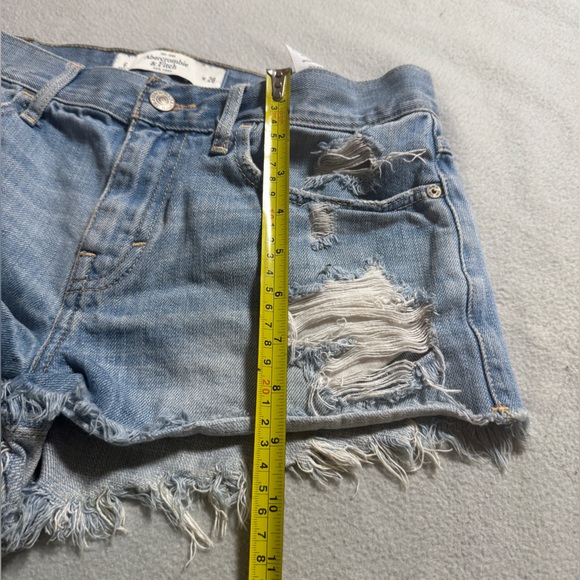 Abercrombie & Fitch Light Blue Distressed Denim Cutoff Shorts size 28 - Picture 8 of 13